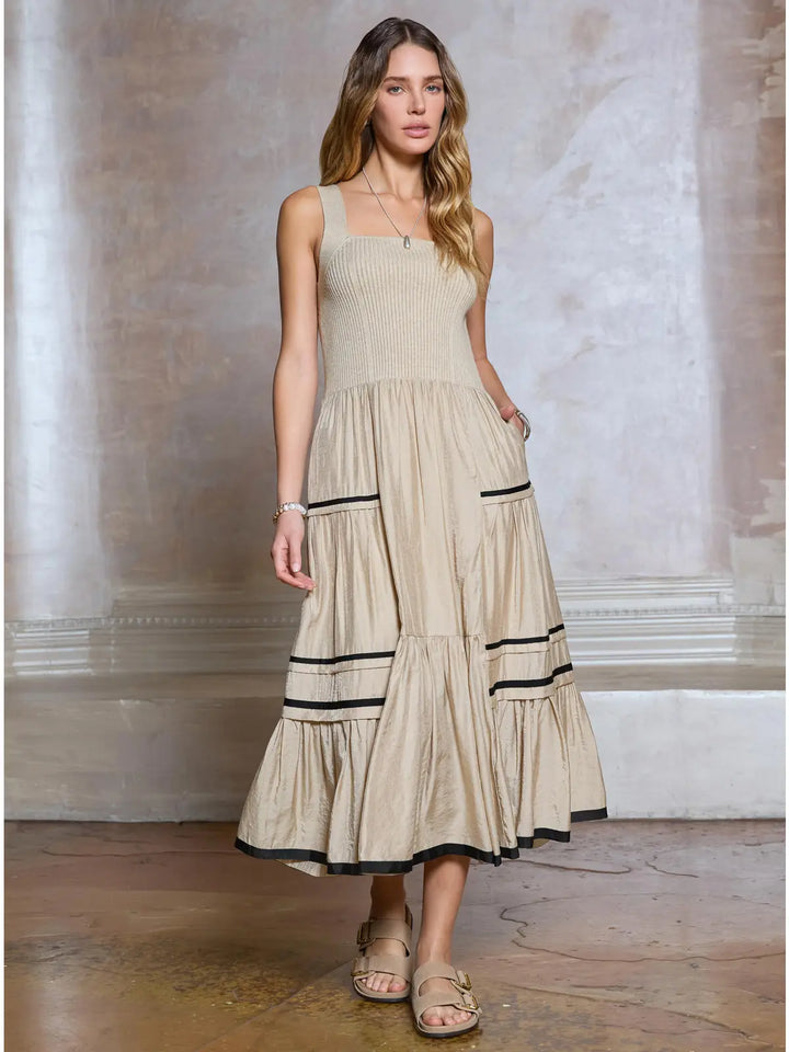 Contrast Detail Tiered Midi Dress