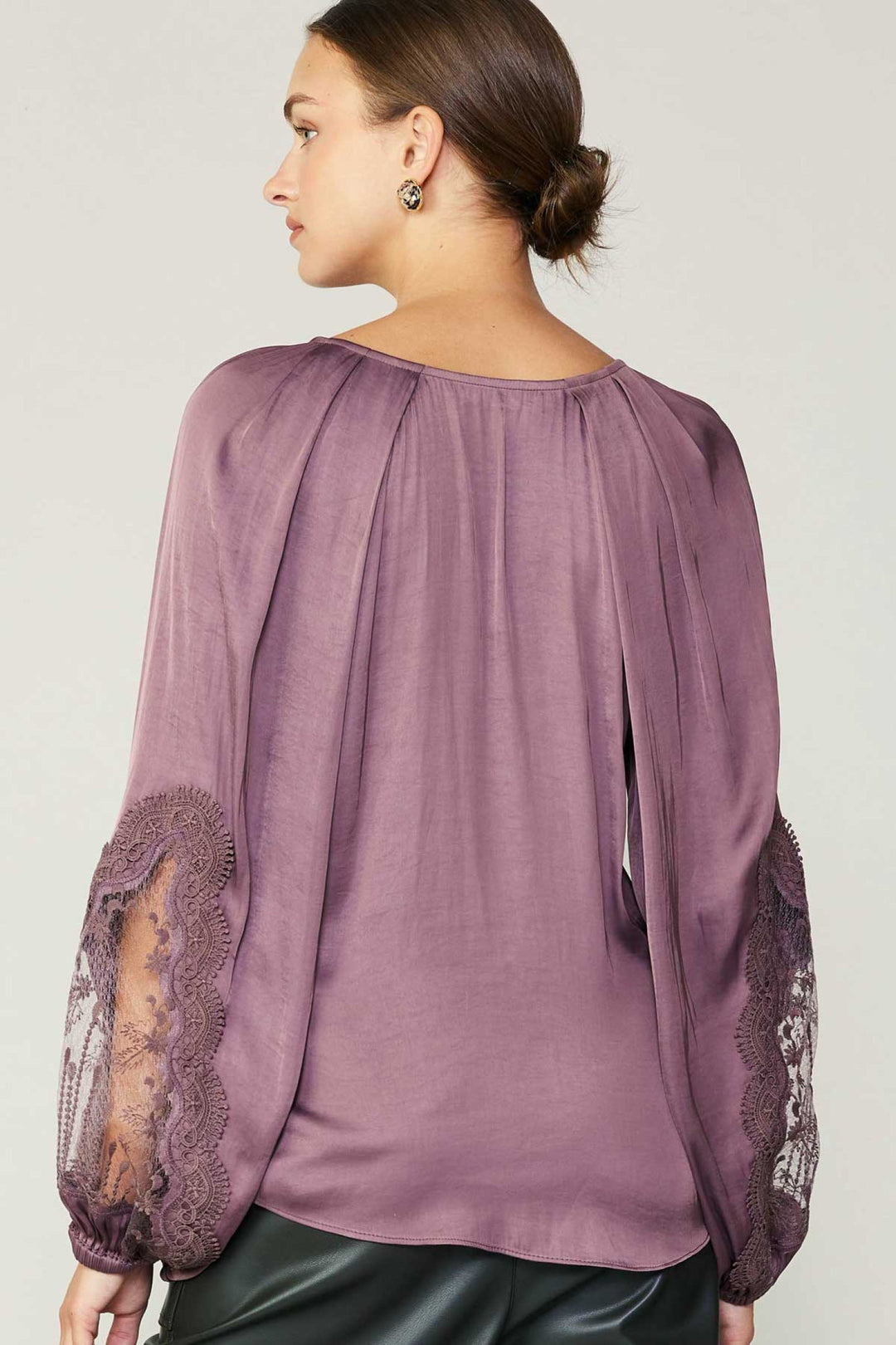 Round Neck Lace Sleeve Top