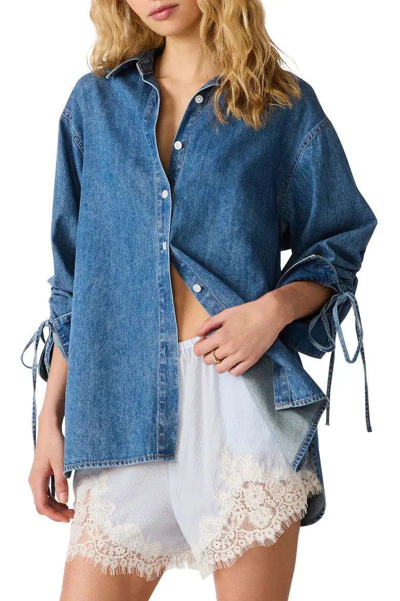 MERRIT BUTTON DOWN TOP by Steve Madden
