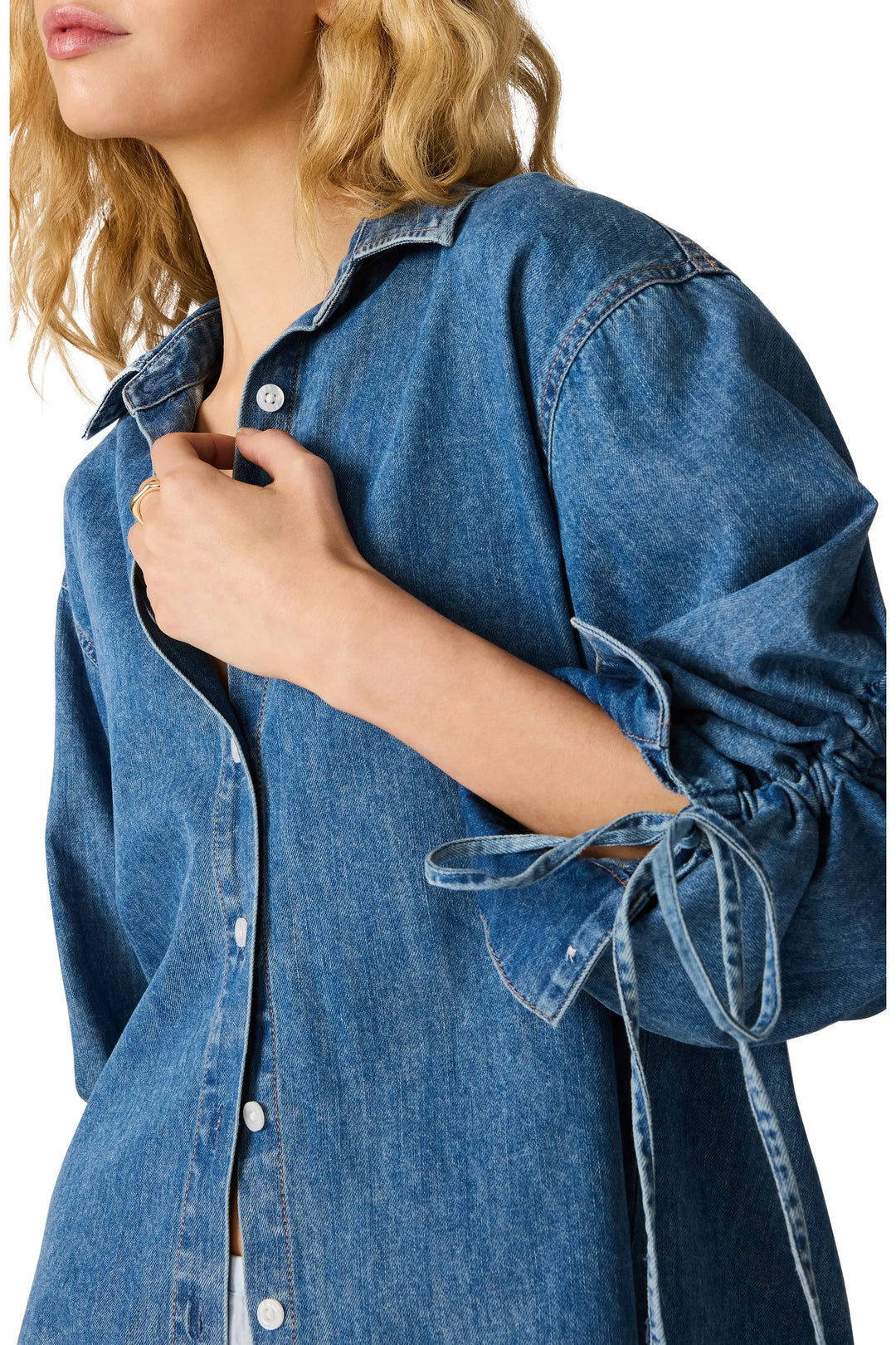 MERRIT BUTTON DOWN TOP by Steve Madden